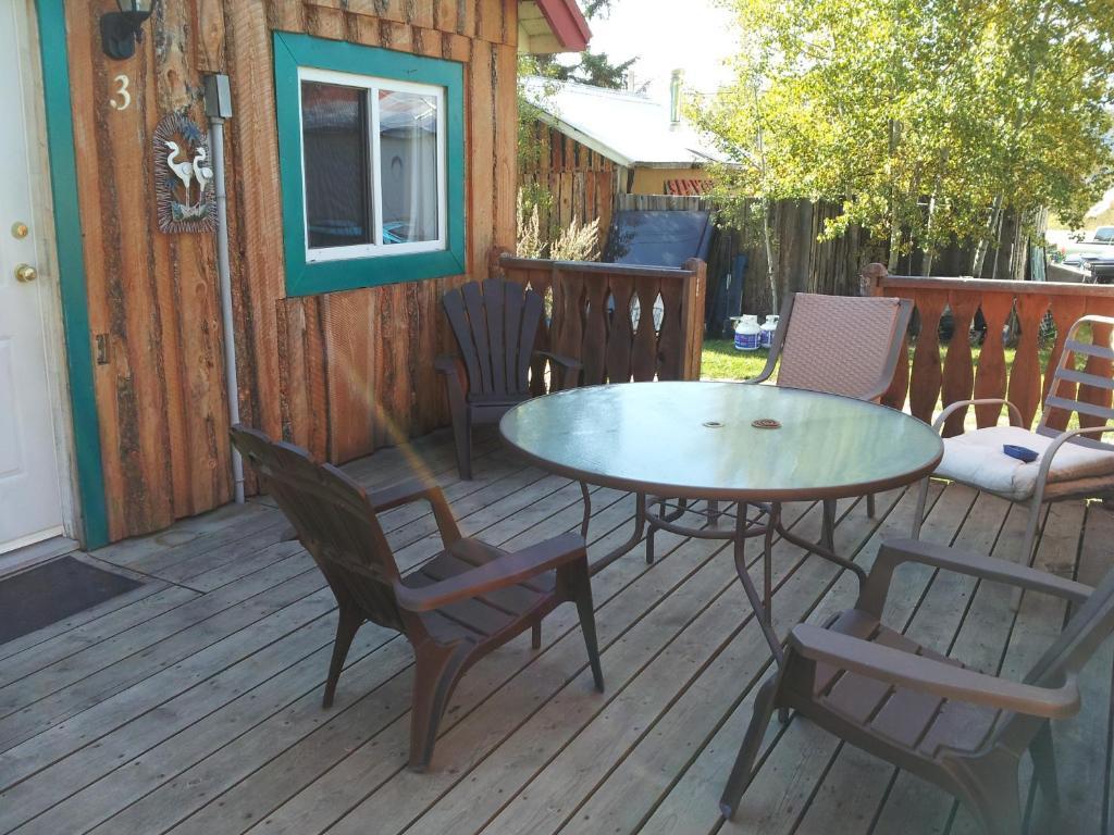 Steamboat Mountain Chalets Hotel Spillimacheen Стая снимка