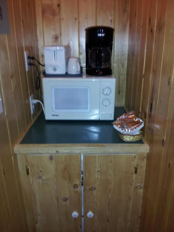 Steamboat Mountain Chalets Hotel Spillimacheen Стая снимка