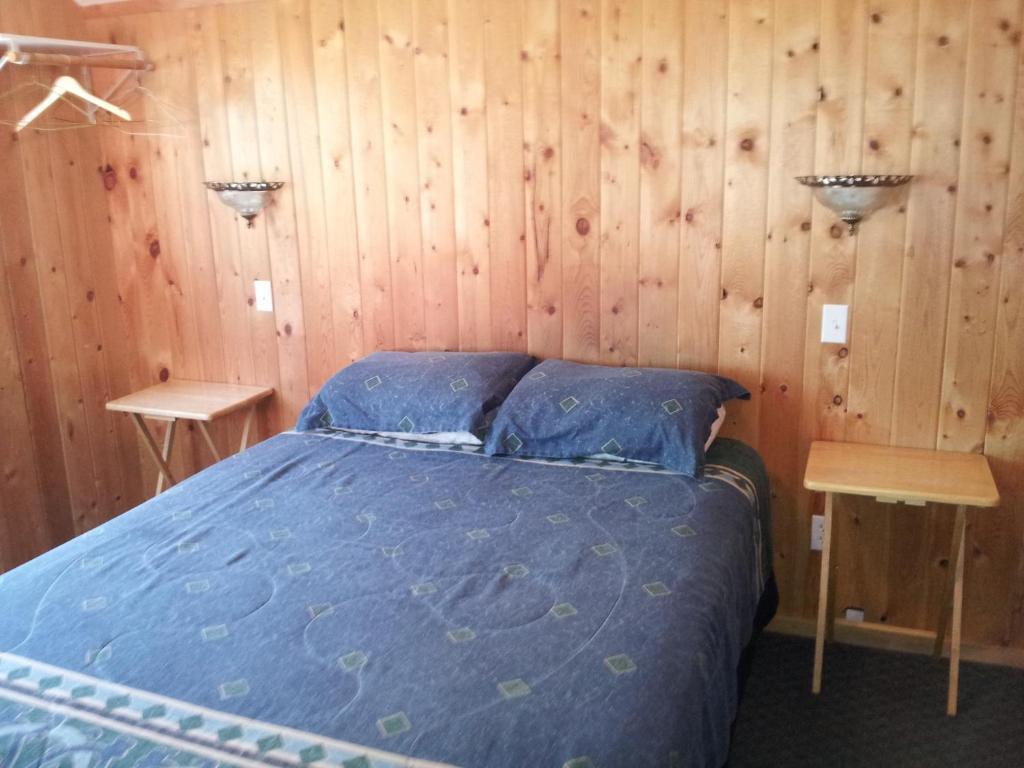 Steamboat Mountain Chalets Hotel Spillimacheen Стая снимка