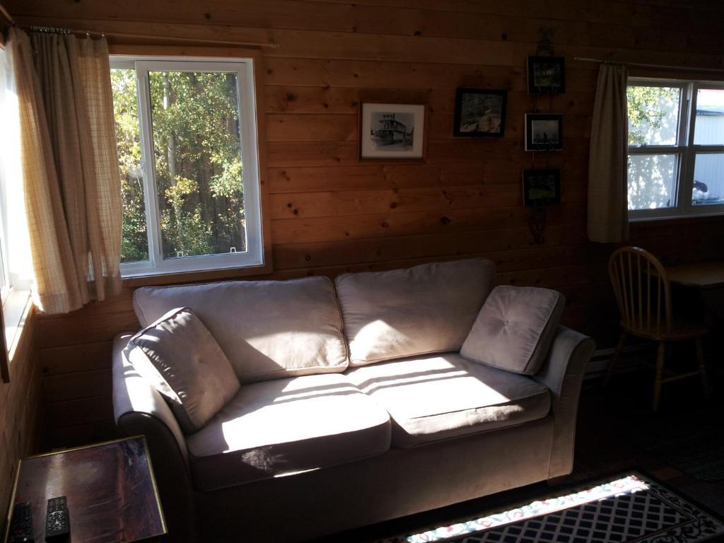 Steamboat Mountain Chalets Hotel Spillimacheen Стая снимка