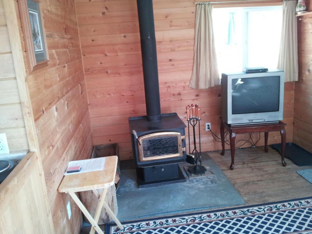 Steamboat Mountain Chalets Hotel Spillimacheen Стая снимка