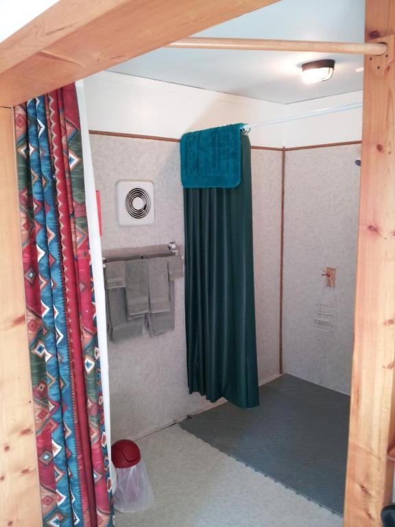Steamboat Mountain Chalets Hotel Spillimacheen Стая снимка